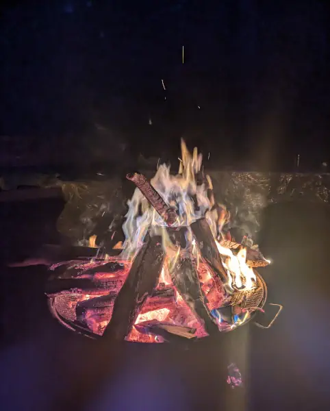 Romantisches Lagerfeuer Romantisches Lagerfeuer
